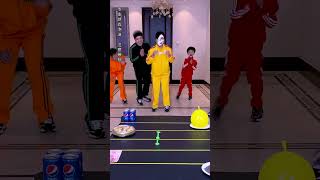 Throwing suction cup challenge Funny PartyGameChallenge FancyTakingChildrenWatchKuaishou [upl. by Ees232]