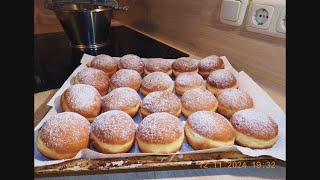 Leckere Berliner  FaschingsKrapfen  gebacken [upl. by Nodyarg]