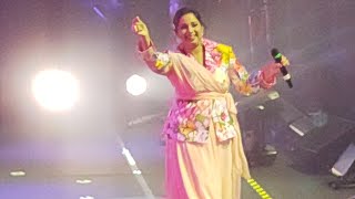 Ghar More Pardeshiya from Kalank Live performance by shreyaghoshal concert allheartstour ishqfm [upl. by Myca559]