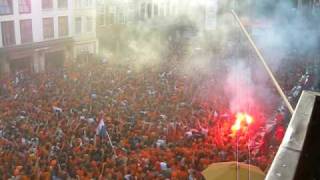 Wilhelmus WK Finale 2010 Grote Markt Breda vanuit Hotel de Klok [upl. by Ggerg]