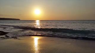 Bonita puesta de sol en el mar  Relajante sonido del oceano indico al atardecer [upl. by Neehsas]