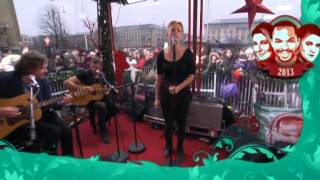 Petra Marklund  Händerna mot himlen Live  Musikhjälpen 2013 [upl. by Ealasaid606]