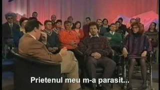 Prezentator care nu se poate abtine din ras subtitrare RO [upl. by Fendig]