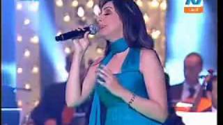 Angham  Mabatallemsh live from Soirée show [upl. by Jackelyn]