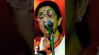 lata mangeshkar live performancemere khabon me jo aaye [upl. by Enirehs762]