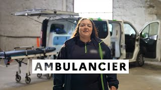 Ambulancier  transporter les patients [upl. by Lyj60]