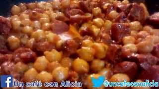 Garbanzos con Chorizo  Receta Fácil [upl. by Lacombe]