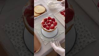 크리스마스케이크 딸기생크림케이크 케이크만드는방법 cakeicing cakedecorating strawberrycake christmascake shots [upl. by Grania]