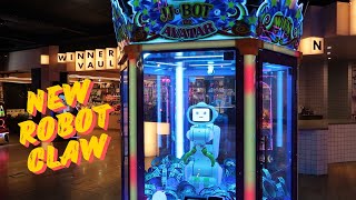 Playing a New ROBOT CLAW MACHINE  New COIN PUSHERS at Kingpin Arcade in Melbourne Australia [upl. by Mullins41]