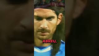 LOCO ABREU ENLOUQUECEU futebol [upl. by Lali934]