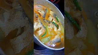 লাউ দিয়ে রুই মাছের পাতলা ঝোল।Lau diye rui macher patla jhol 😋🌿laurecipe lau cookingshorts shorts [upl. by Clintock]