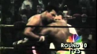 Joe Frazier vs Muhammad Ali  March 8 1971  Round 8  11 [upl. by Rolyt]