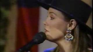 Suzy Bogguss  Someday Soon live [upl. by Larimore]