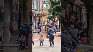 Street Singer Reading Town Centre Reading UK SRAVAN [upl. by Ayim]