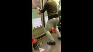 Un fou dans un tram à Genève en Suisse [upl. by Bikales140]