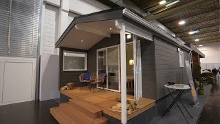 HOTEL DESIGN MINIHAUS für 69500 € 2024 Leben ohne Mietkosten [upl. by Eardnaed]