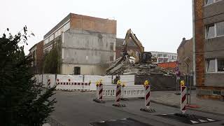 Abriß Käthe Kollwitz Grundschule FriedrichLöfflerStraße 2013 [upl. by Amitie722]