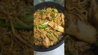 Chicken noodle stir fry [upl. by Harmonia]