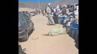 la population en Algérie dorment à côté de leur bouteille de gaz en faisant la chaîne [upl. by Hewes]