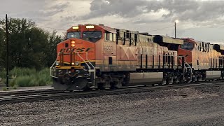 BNSF 6993 Leads the ZSBDAUG809A Past the Belen New Mexico Rail Runner Station [upl. by Suoirtemed]