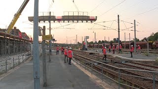 Grand chantier à la gare de Gisors  la pose dune passerelle au dessus des voies [upl. by Osanna]