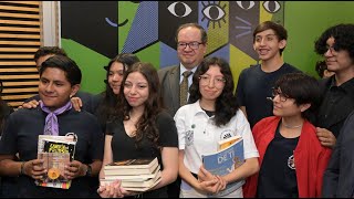 ENTREGA EL RECTOR LOMELÍ 150 MIL LIBROS A ESTUDIANTES DE BACHILLERATO DE NUEVO INGRESO [upl. by Tsui781]