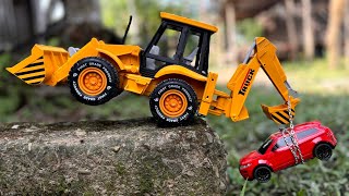 Red Range rover car Accident pulling out JCB 3DX । Tractor jcb video [upl. by Nisaj]