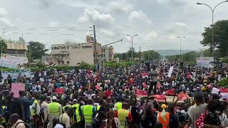 Mali  manifestation contre le président Keïta à Bamako  AFP Images [upl. by Yeslrahc896]