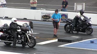 The difference between Harley Davidson and Hayabusa  drag race [upl. by Areemas]