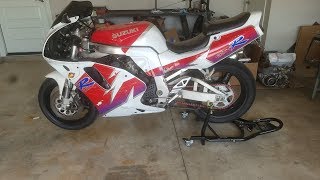 1995 GSXR 750 Braced Swingarm Swap [upl. by Odlavso]