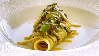 Spaghetti alla Nerano in un ristorante 3 stelle Michelin di Nerano con la famiglia Mellino [upl. by Danella]