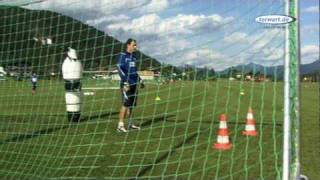 torwartdeTraining mit T Schlieck  Hoher Ball mit Kreuzschritt plus Schuss [upl. by Watanabe]