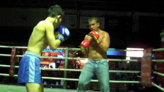 Tourist challenges Thai Boxer Nov 09 [upl. by Ariak]