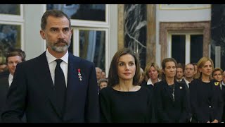 El desplante de los reyes Felipe y Letizia a las infantas Elena y Cristina que cambió su relación [upl. by Lennej]