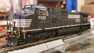 Idling Athearn Genesis 20 dash 9 [upl. by Tollman]