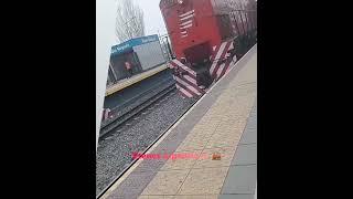 EMD G22CU E713 de la línea Belgrano Norte ferrovias arribando a estación Pablo Nogués [upl. by Kalli]