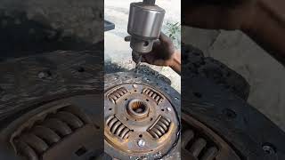 How to clutch plate brake shoe fitting old clutch plate repairingkashi mechanist [upl. by Jewel832]