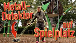 Spielplatz Schatzsuche mit dem Metalldetektor verlorenes Geld amp Schmuck finden [upl. by Topping]