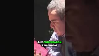 El día que un joven Magnus CARLSEN se enfrentó a KASPAROV y LO SORPRENDIÓ 😱 [upl. by Hausmann]