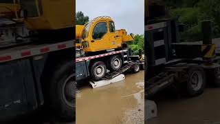 Crane Unloaded Dangerously from Truck – Risky Maneuver Caught on Camera [upl. by Mccourt443]