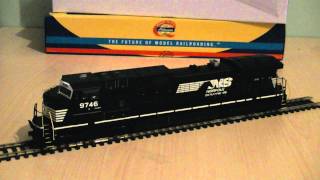 Athearn Norfolk Southern GE Dash 9 C409W Diesel Locomotive Review HO Scale HD [upl. by Bahe]