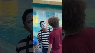 he saw something 🐜 Tom mime SeaWorld funny seaworldmime comedy fun funnyvideo viralvideo [upl. by Hartzke]