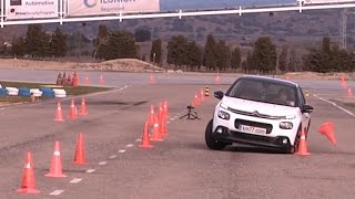 Citroën C3 PureTech 82 2017  Maniobra de esquiva moose test y eslalon  km77com [upl. by Adnwahsal]