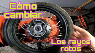 Como cambiar los rayos rotos de un Rin de moto en vento thunderstar 250cc y 300cc [upl. by Eseerehc]