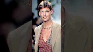 Linda Evangelista quotThe Chameleonquot runway fashionstyle modelling [upl. by Sabella]