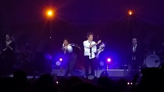 Alain Souchon amp Laurent Voulzy  Le Pouvoir Des Fleurs Live  Zénith Paris 2015 HD [upl. by Burley]