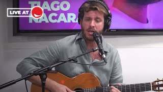 Rádio Comercial  Tiago Nacarato canta quotMatrizquot nas Manhãs da Comercial [upl. by Kathleen304]