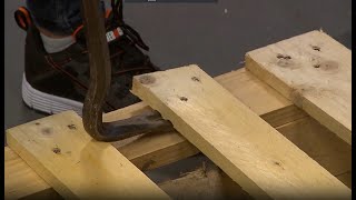 How to dismantle pallets [upl. by Eilyr]