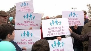 Mariage gay  lécole catholique doitelle prendre position [upl. by Zetta]