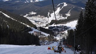 Ukraine  oublier la guerre dans la station de ski de Bukovel [upl. by Oneladgam618]